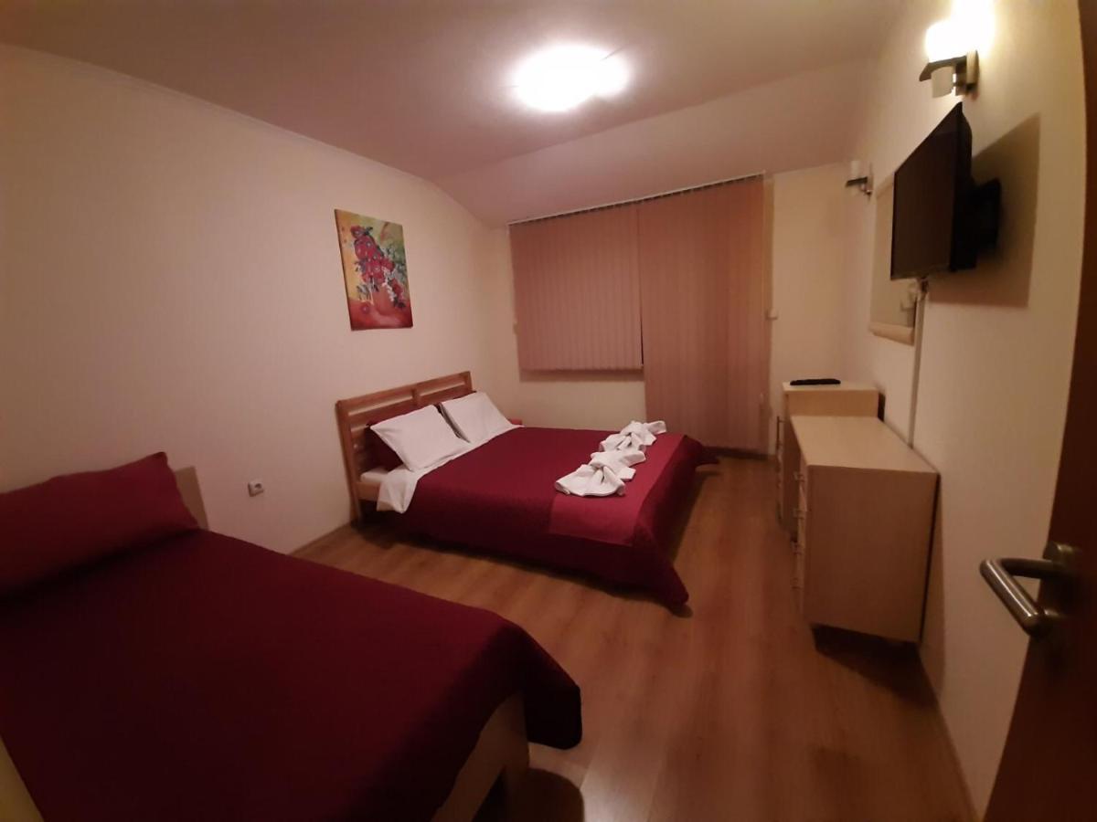 Cedar Lodge 3/4 Apartment Paradise Банско Екстериор снимка