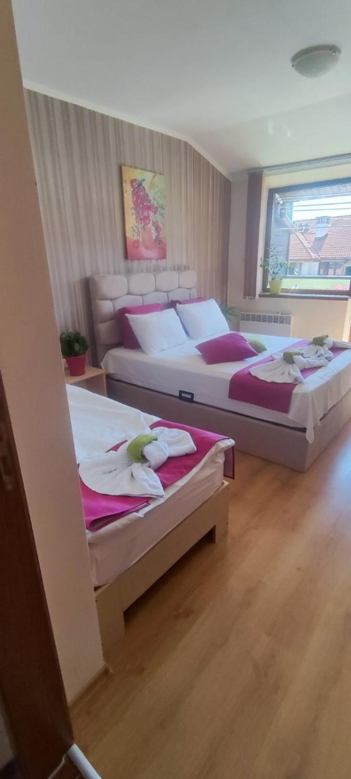 Cedar Lodge 3/4 Apartment Paradise Банско Екстериор снимка