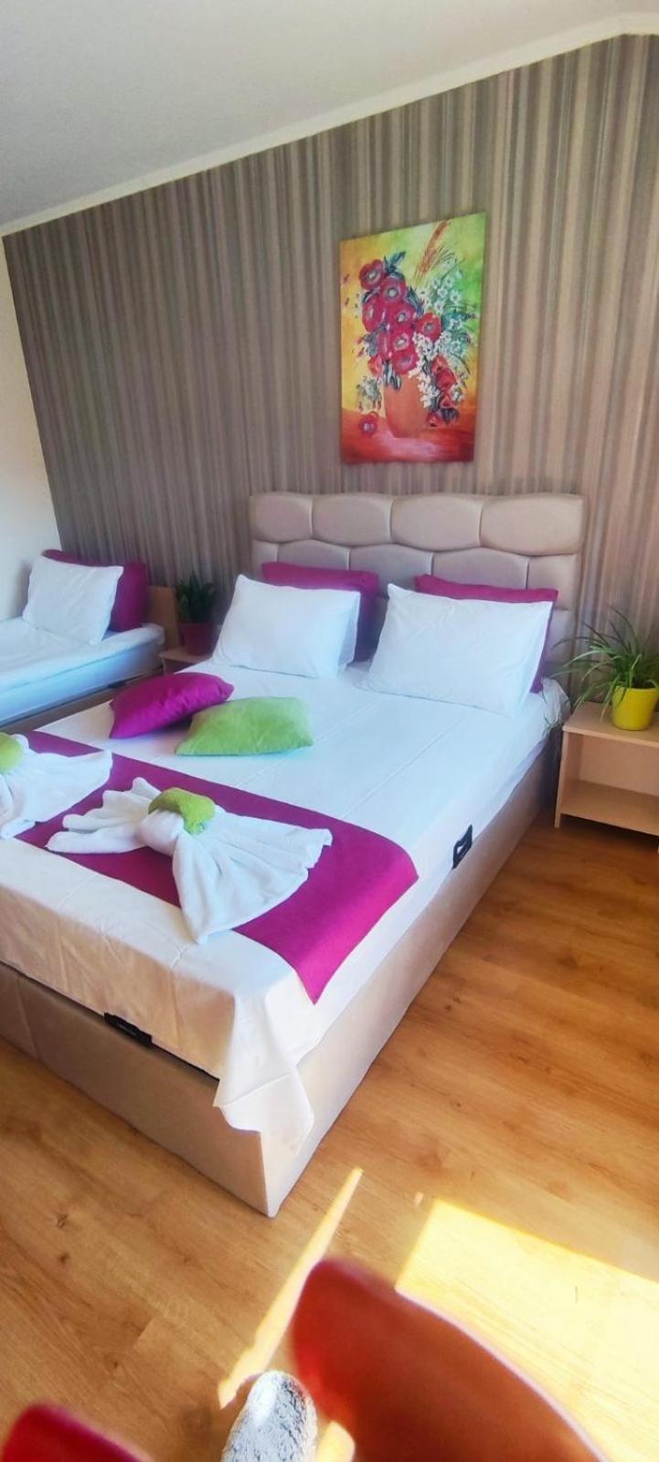 Cedar Lodge 3/4 Apartment Paradise Банско Екстериор снимка