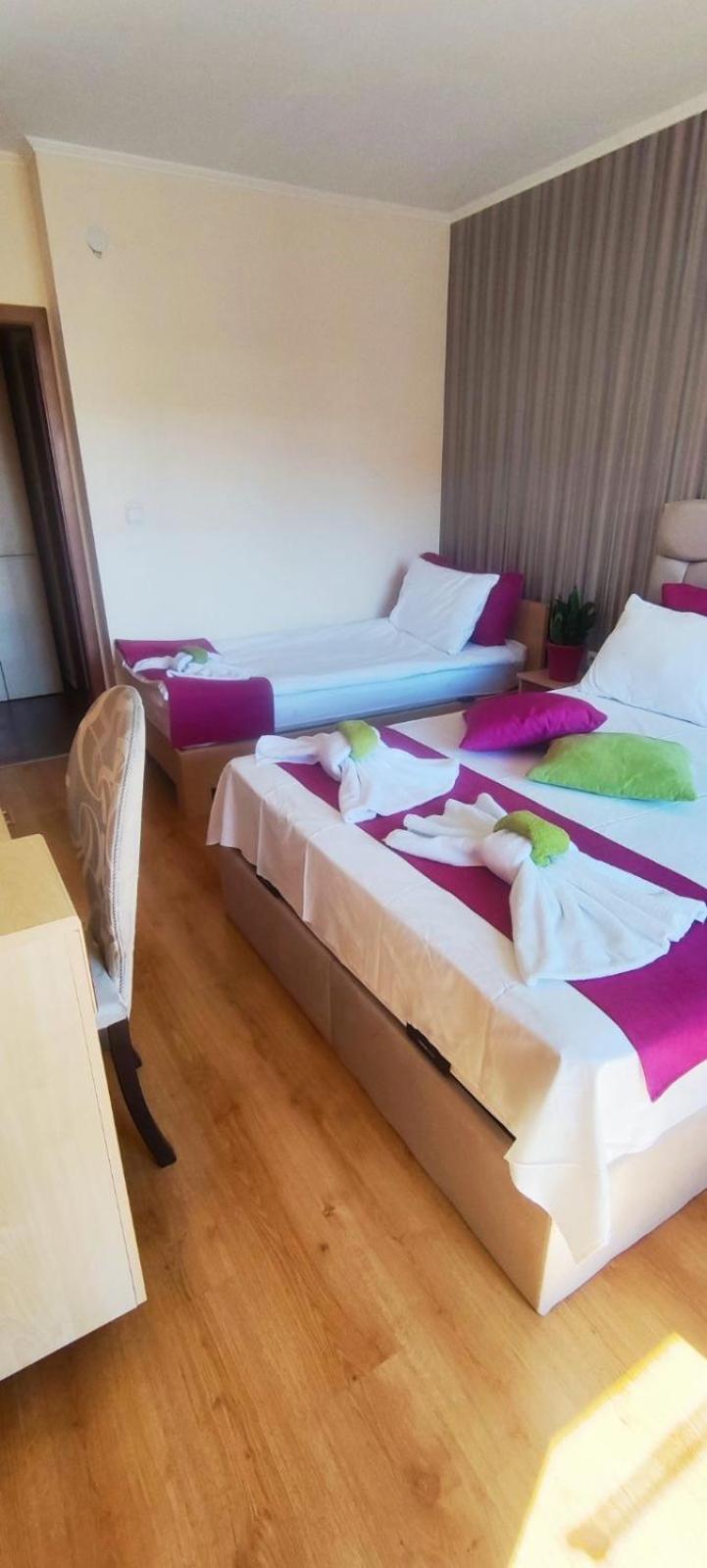 Cedar Lodge 3/4 Apartment Paradise Банско Екстериор снимка