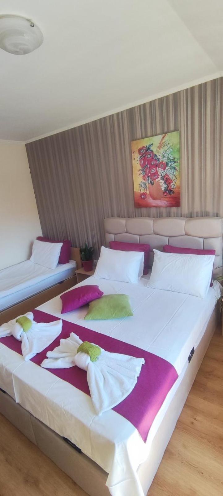 Cedar Lodge 3/4 Apartment Paradise Банско Екстериор снимка