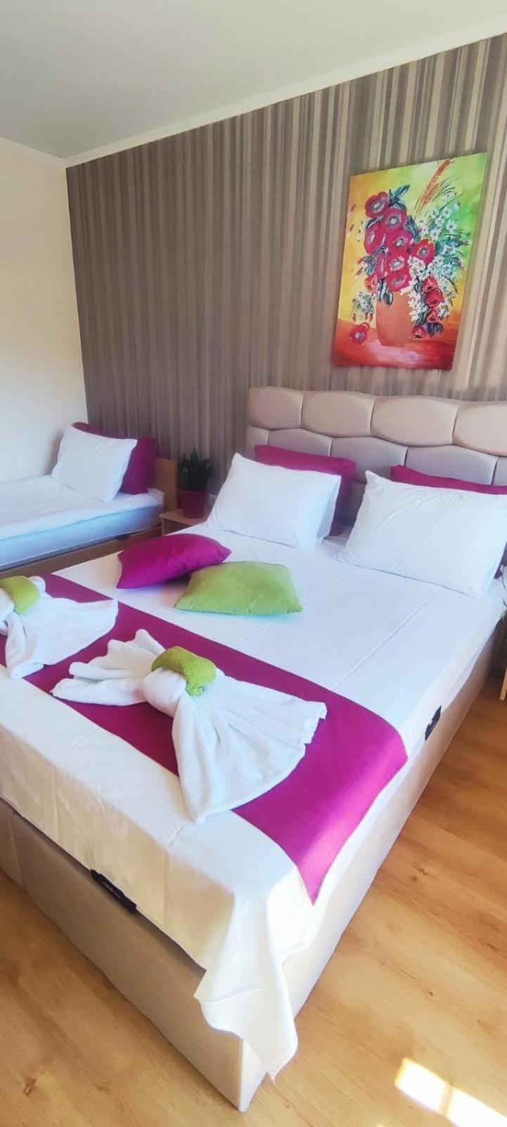 Cedar Lodge 3/4 Apartment Paradise Банско Екстериор снимка